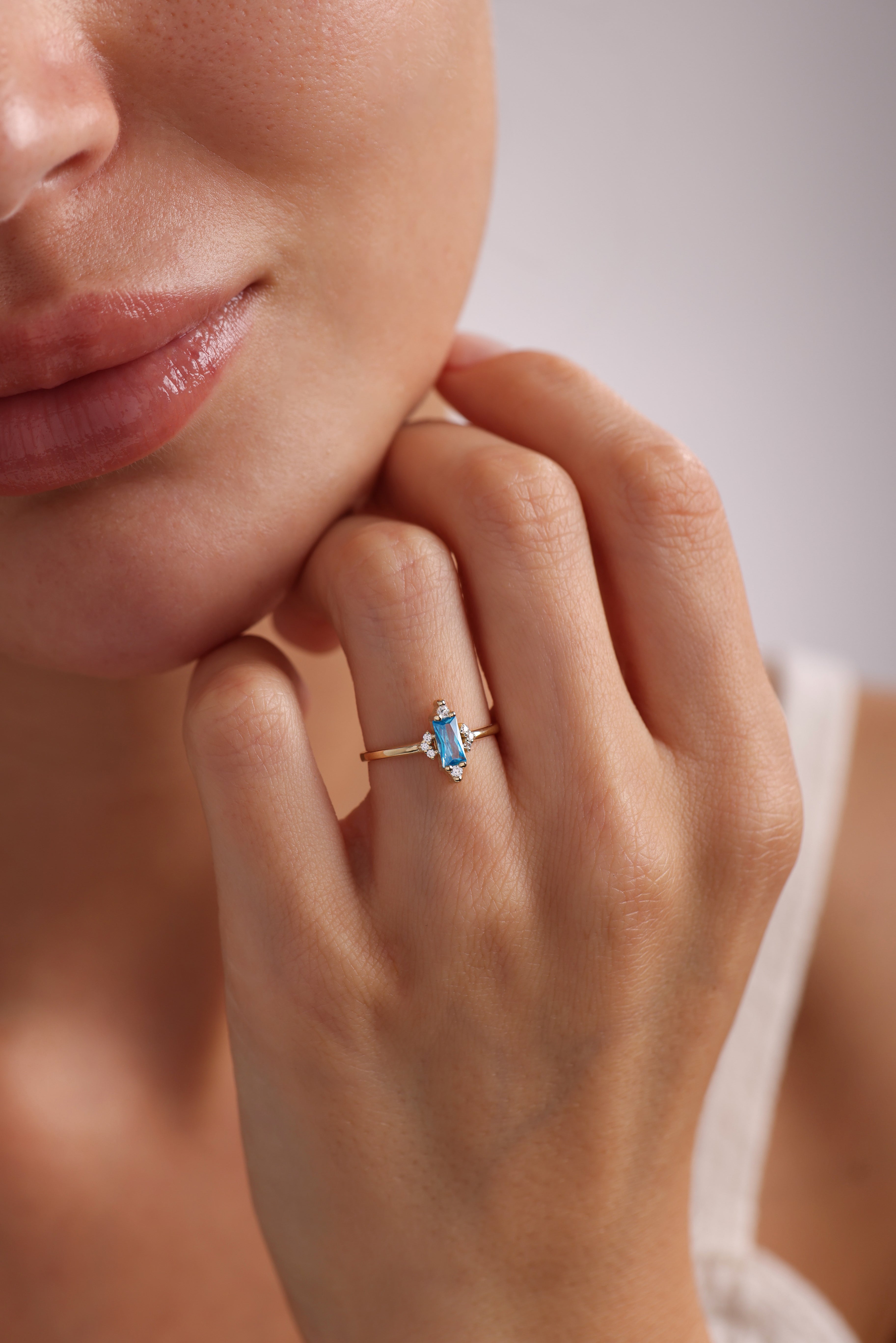 14k Gold Elegant London Topaz Ring