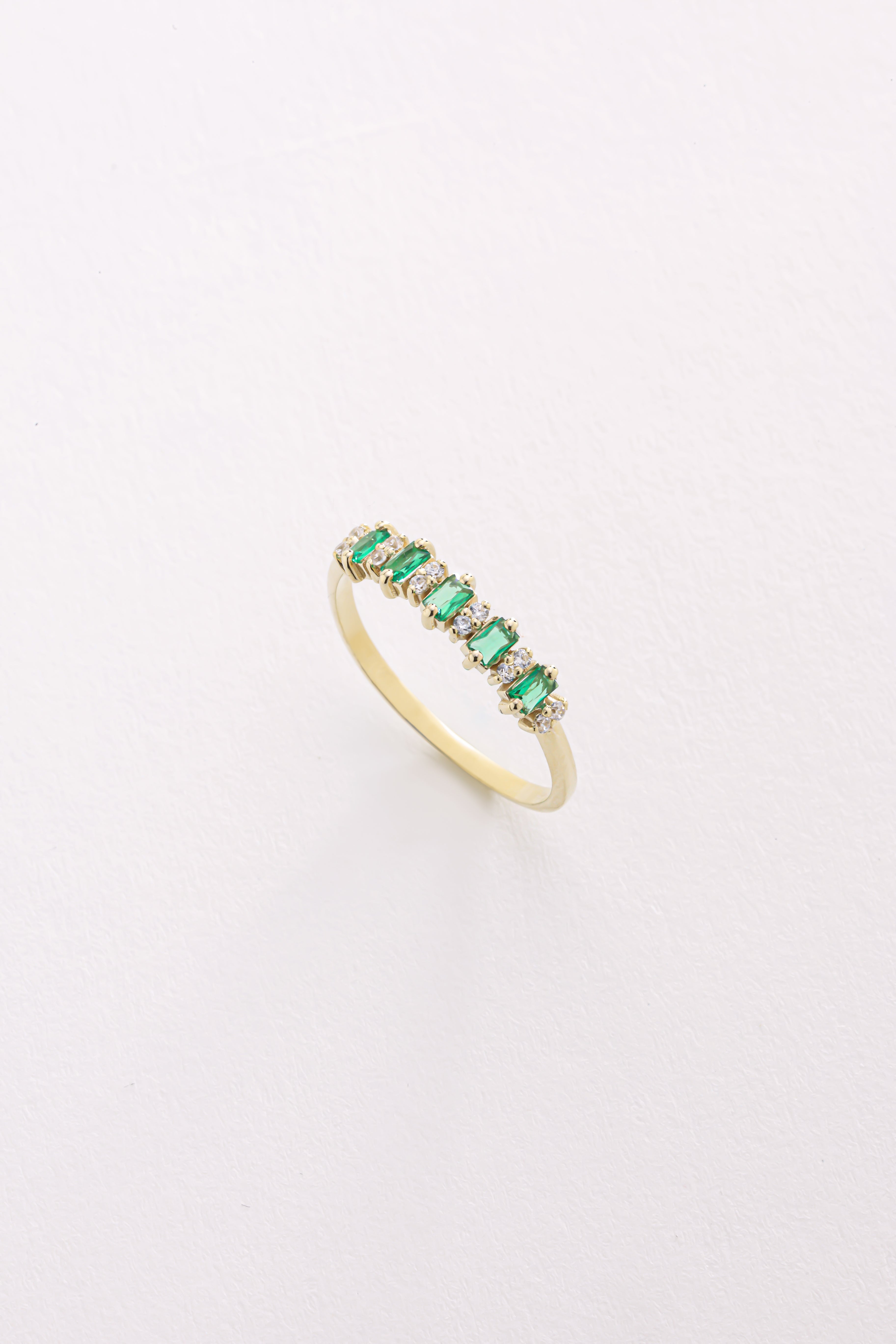 14k Gold Emerald Baguette Ring