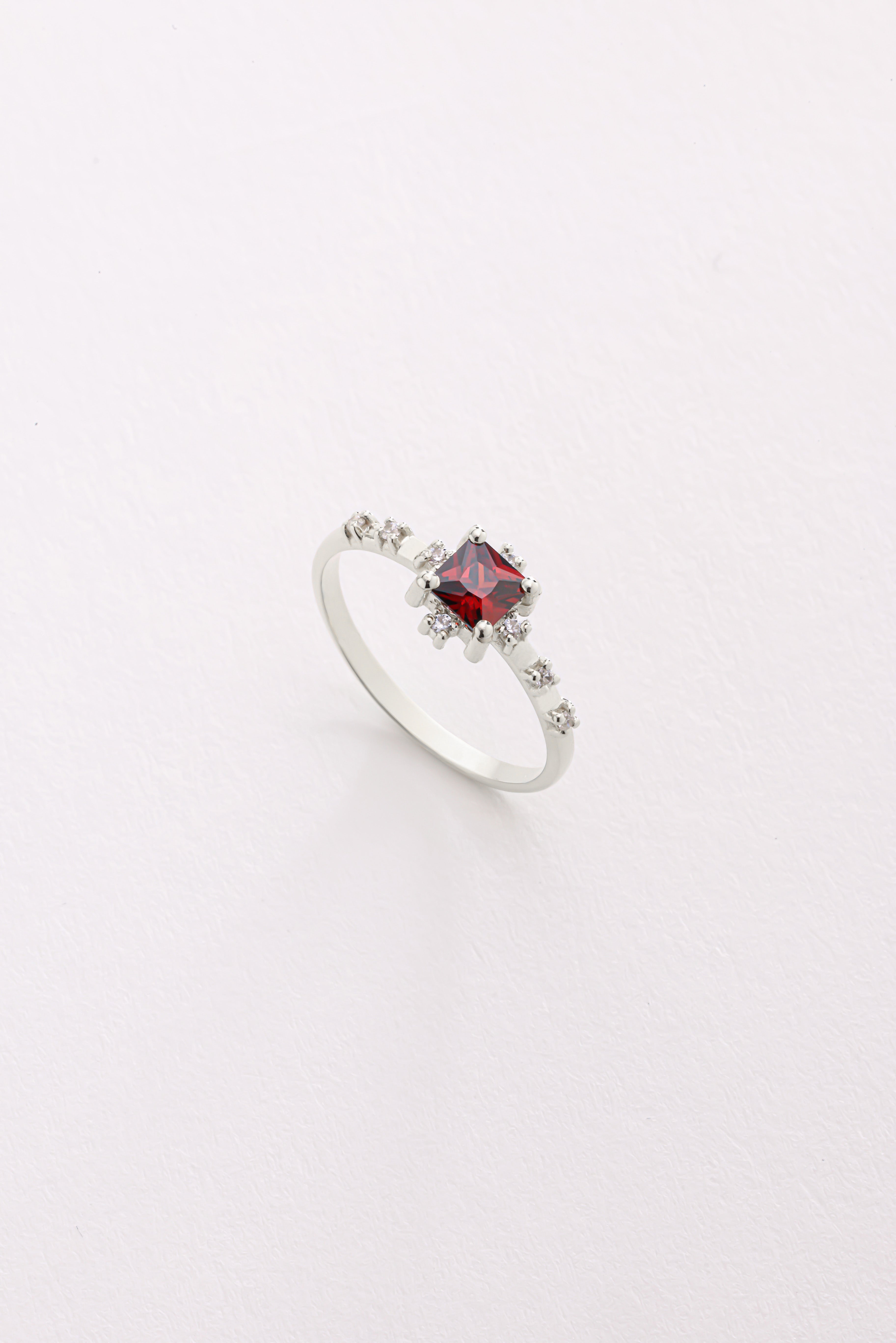 14k Gold Garnet Diamond Ring
