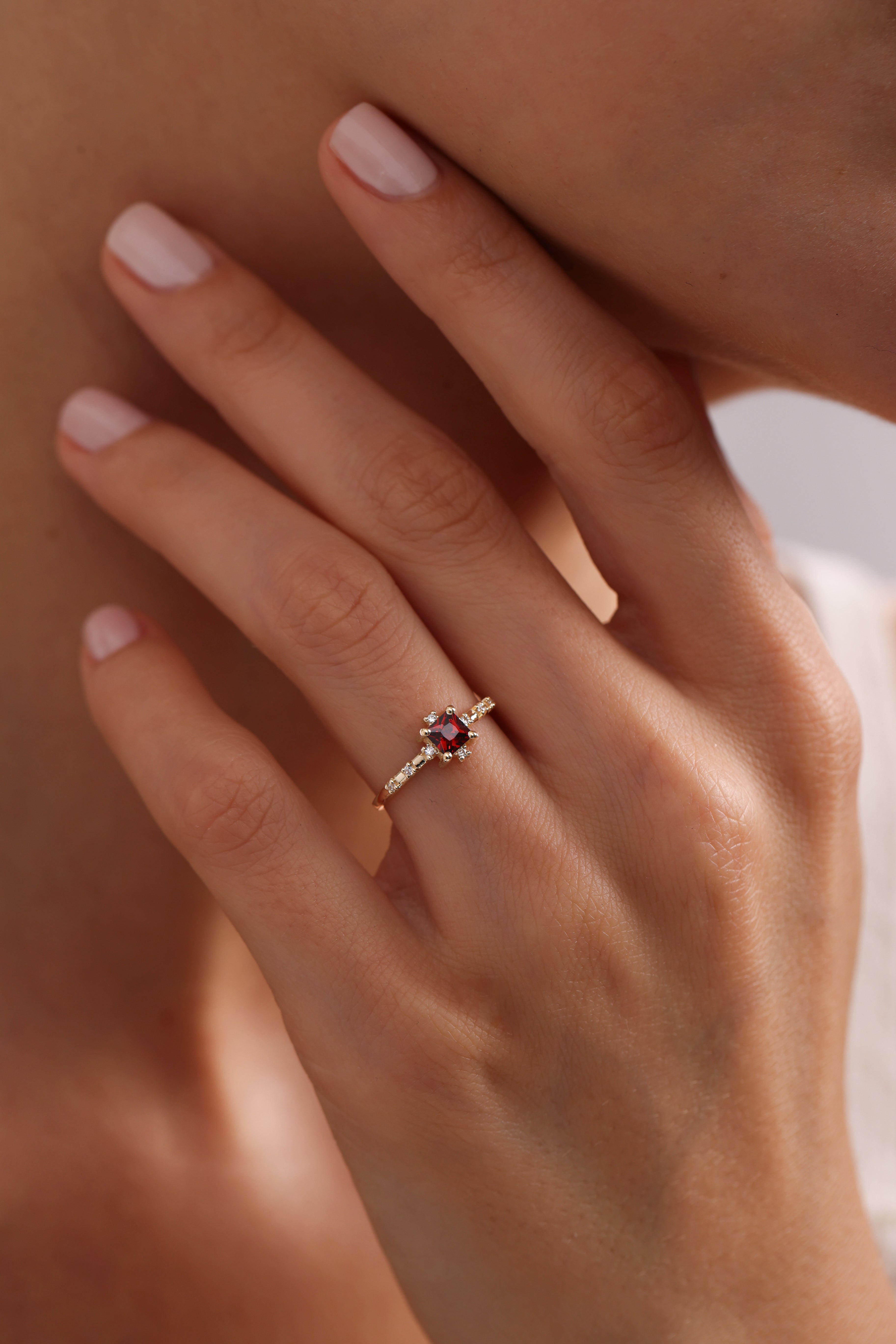 14k Gold Garnet Diamond Ring