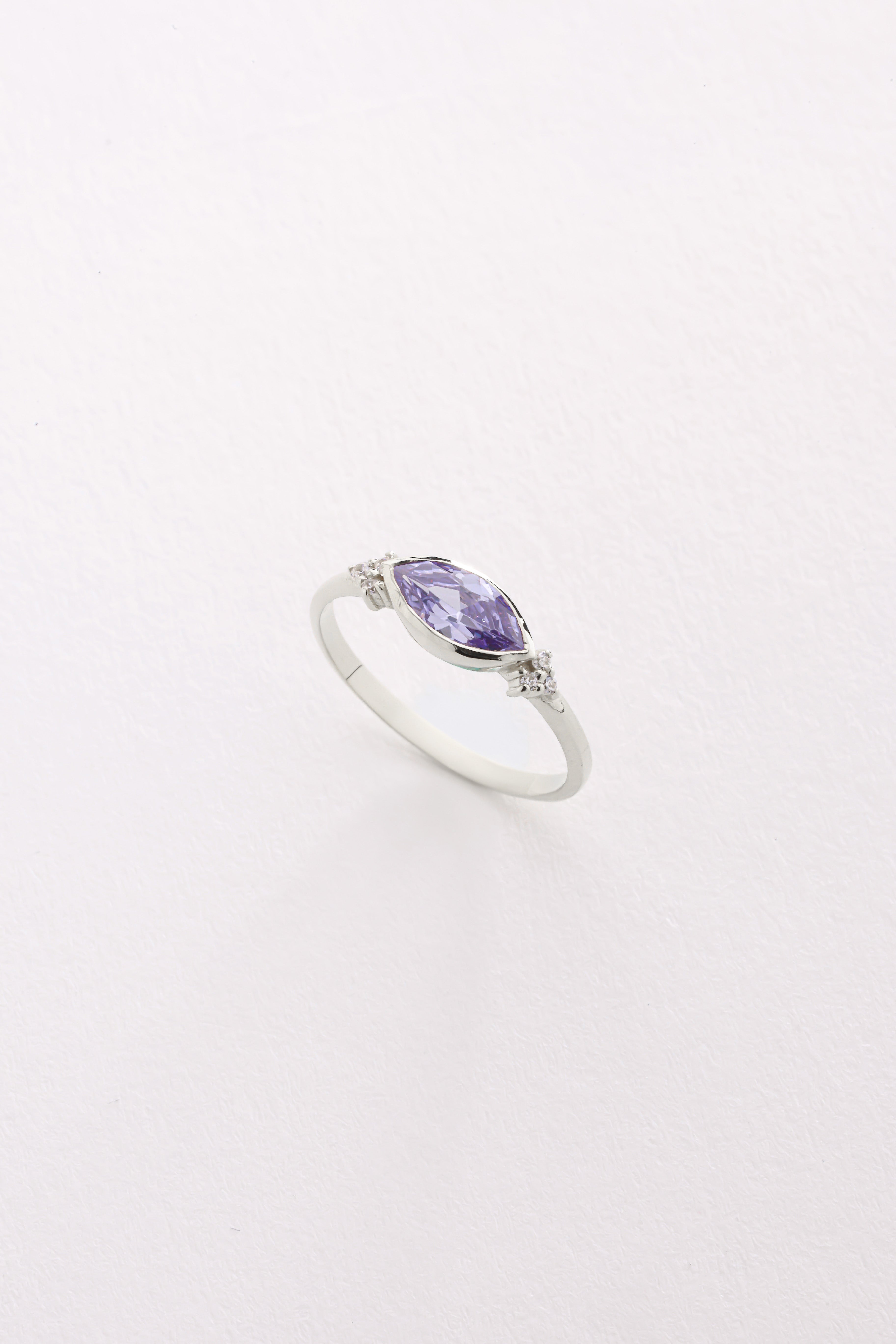 14k Gold Marquise Amethyst Ring